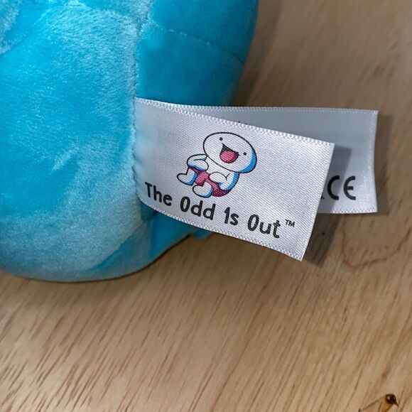 The Odd 1s Out Furry Plooosh - Picture 9 of 10